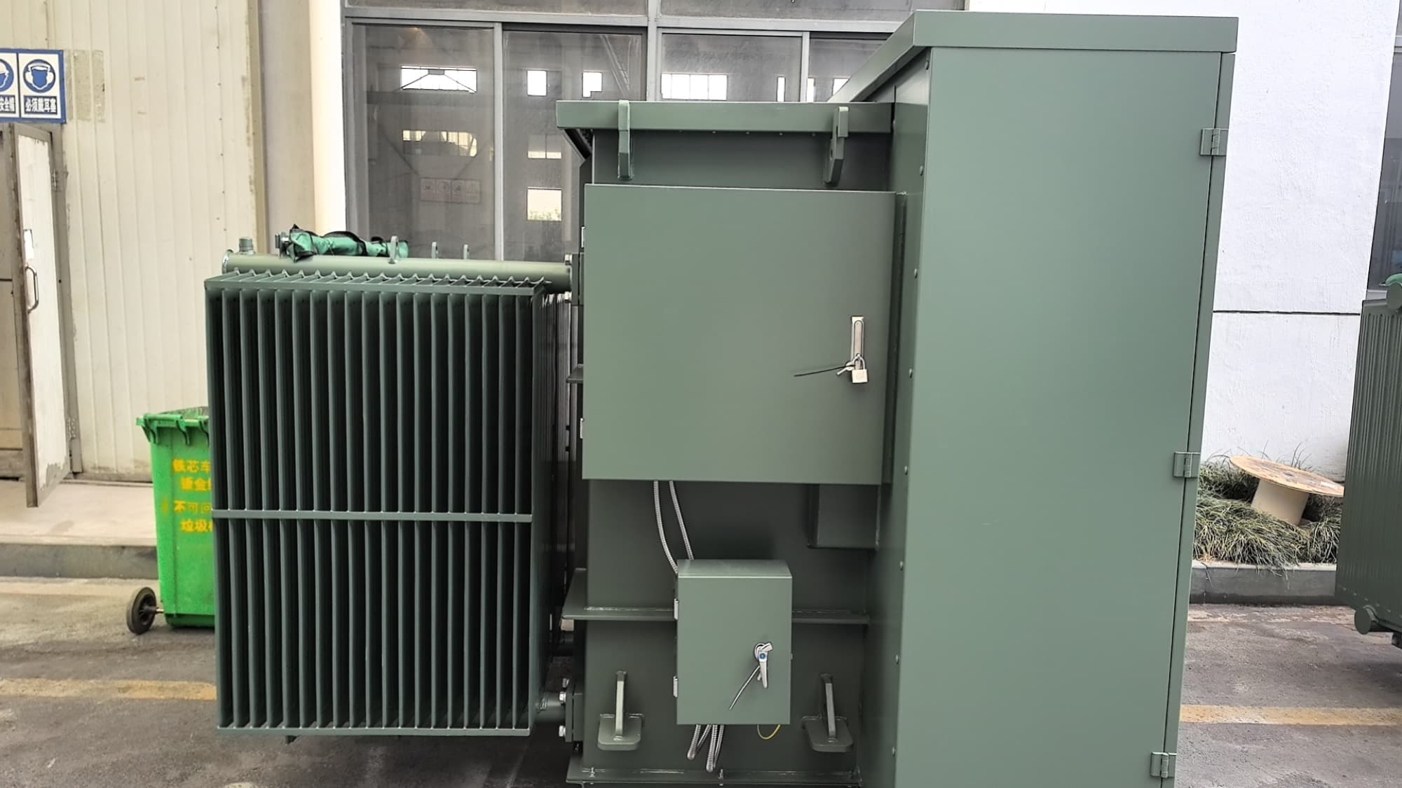 Three-Phase Pad-Mounted Transformers